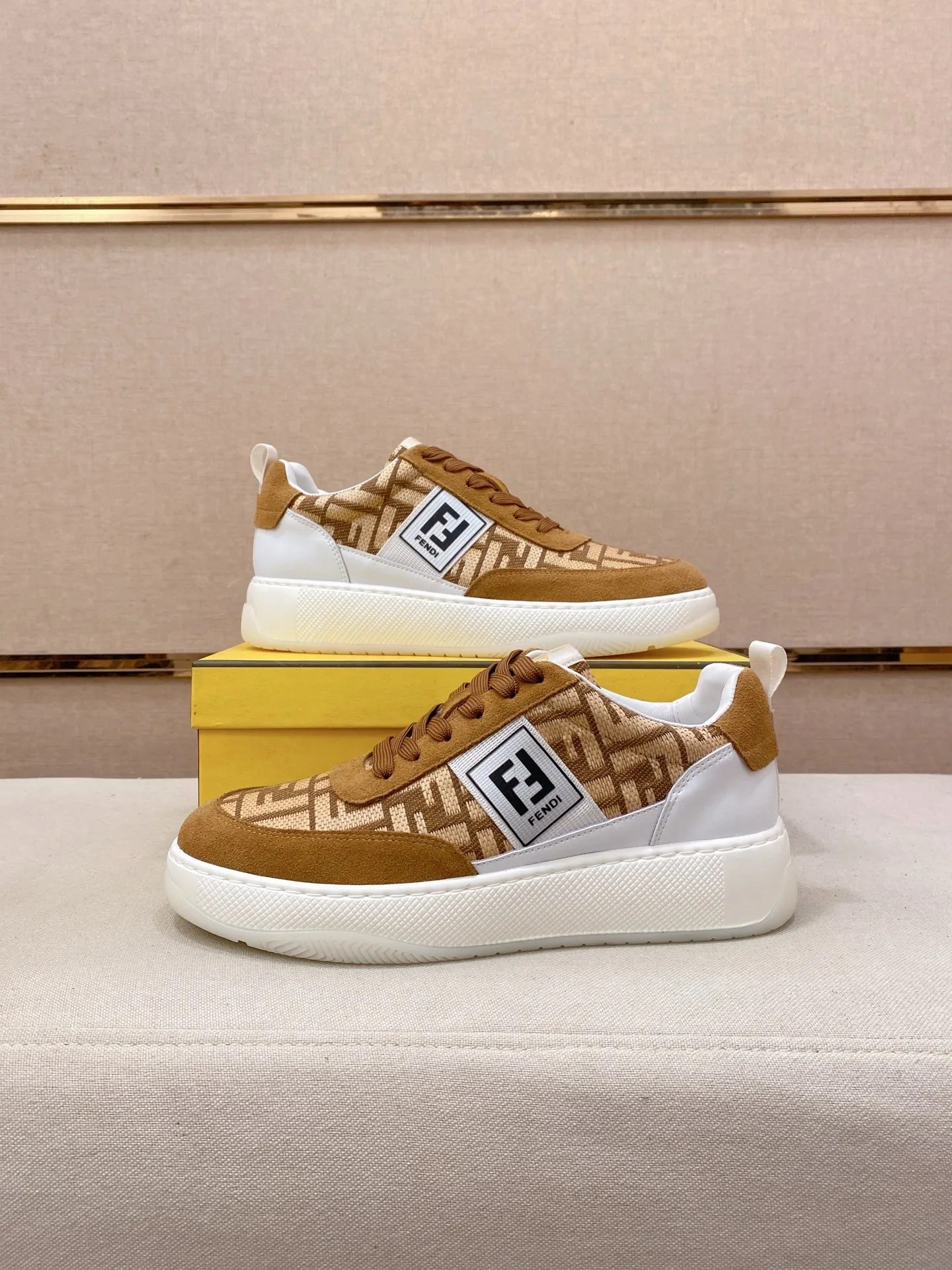 Men's shoes 💰 440💰 (fendi) New style 👊🏻 upper 🇮🇹 imported cowhide fabric 🇩🇪 lining imported sheepskin lining. The original outsole is molded to highlight the identity of every man, and the upper foot is elegant and stable🚶🏻🚶🏻The high-end custom counters reproduce the original version📯No matter the wind or rain, the shoe last remains unchanged and can withstand the verification of time🔍️,🔵 Size: 38-44